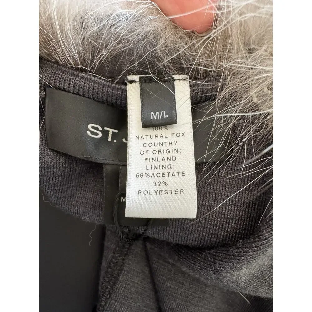 St. John poncho cape with fur collar size Medium NWT
